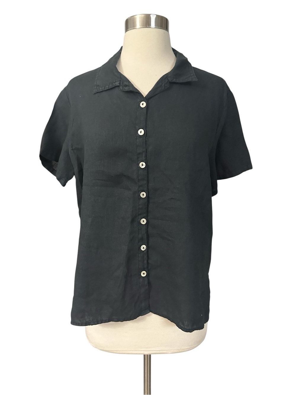 Vintage Linen Fresh Produce Black Short Sleeve Boxy Button-Up Top